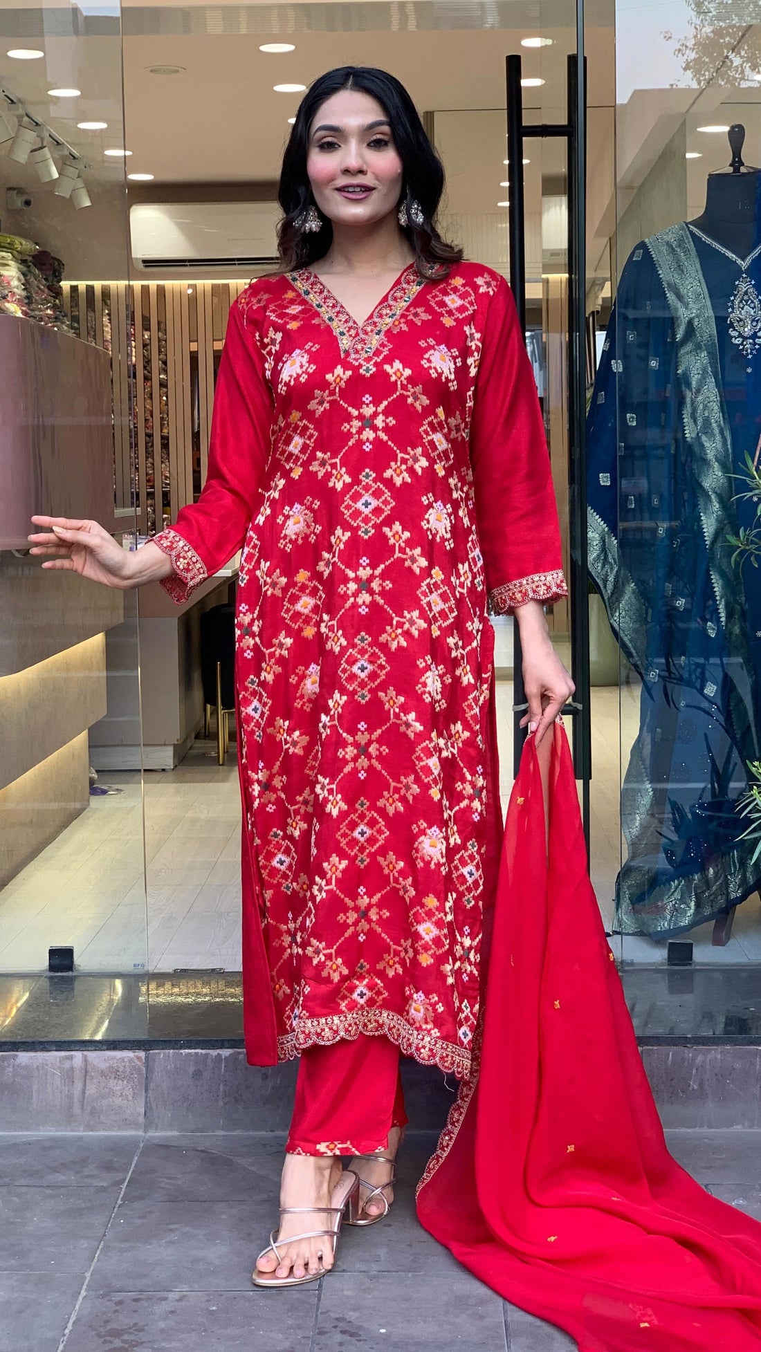 Patola Banarasi Viscose Nylon Jacquard  Kurti With Silk Pant And Organza Dupatta