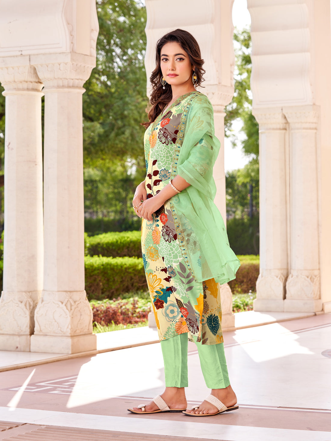 Women Floral Print  Kurta with Pants And Dupatta